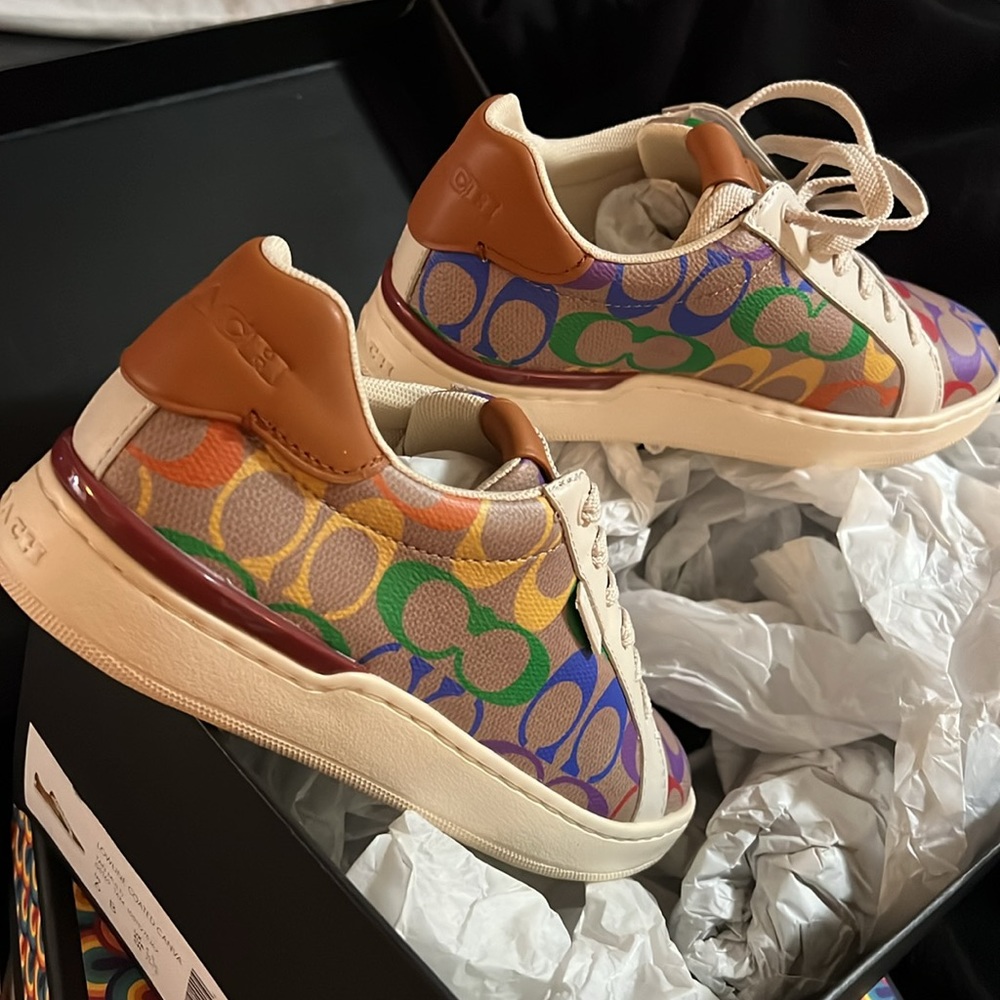 COPY - Lowline Coated Canva Tan Multi COACH sneaker size 6B